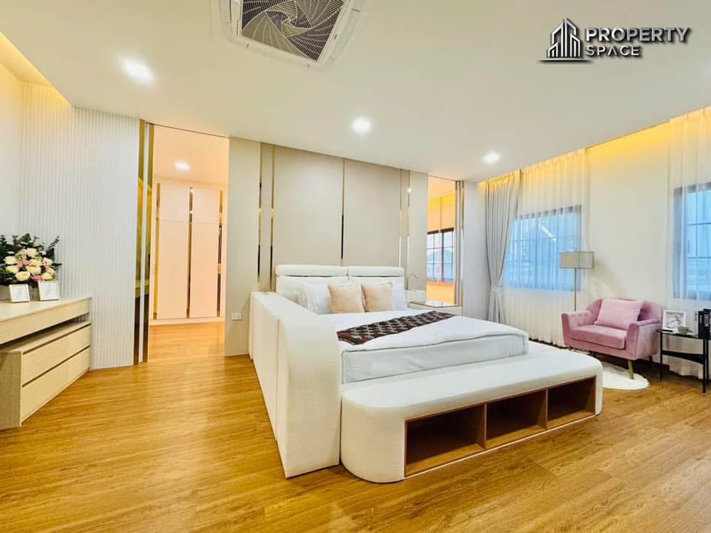 Brand New Modern Luxury 3 Bedroom Pool Villa in East Pattaya For Sale Image 14