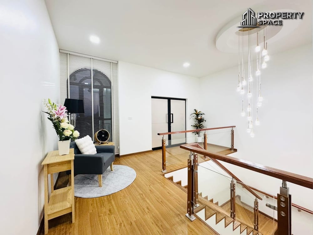 Brand New Modern Luxury 3 Bedroom Pool Villa in East Pattaya For Sale Image 12