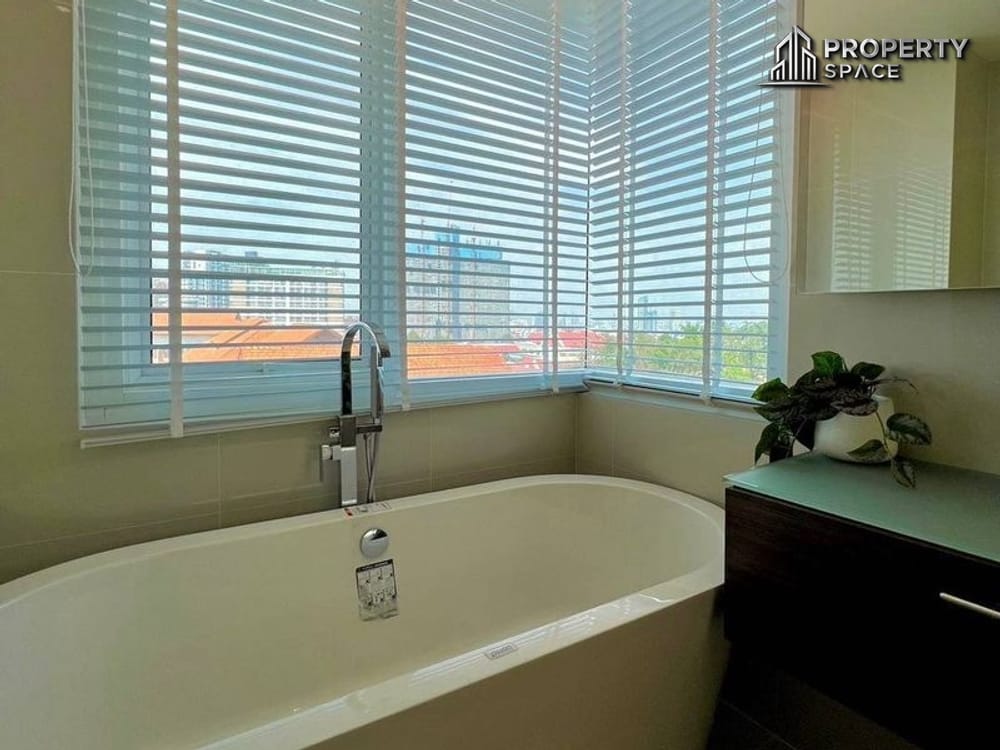 Sea View 2-Bedroom Spacious Condo at Grand Caribbean Condo Pattaya For Rent Image 15