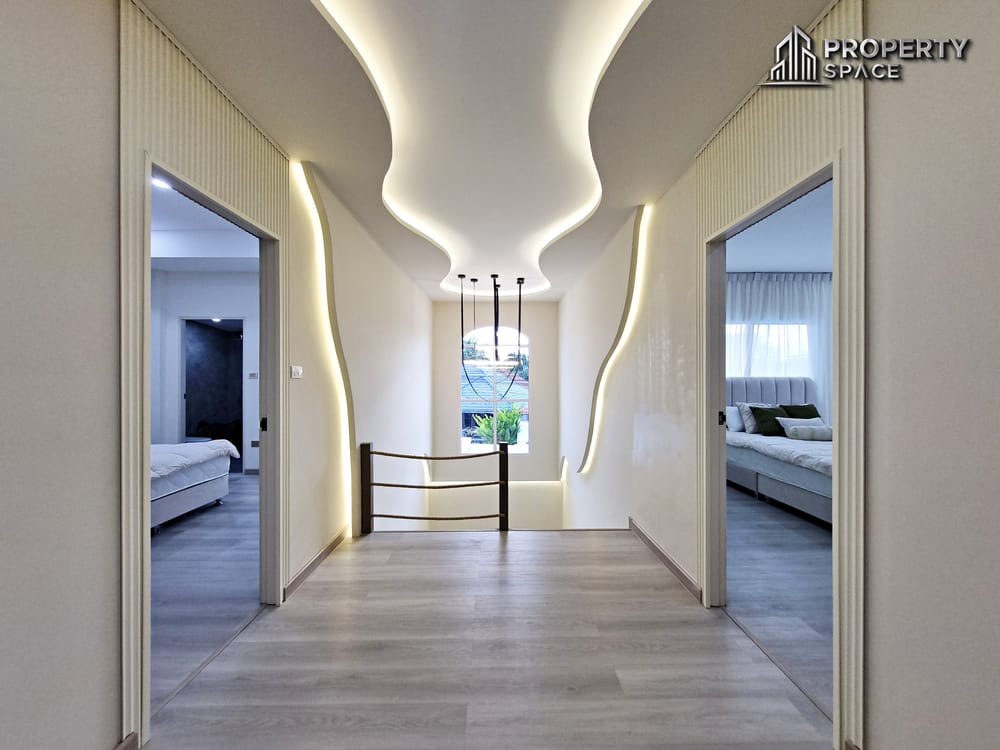 Brand New 5-Bedroom Luxury Pool Villa For Sale in East Pattaya Image 16