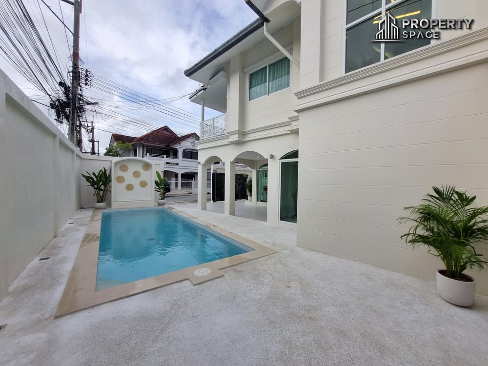 Brand New 5-Bedroom Luxury Pool Villa For Sale in East Pattaya Image 4