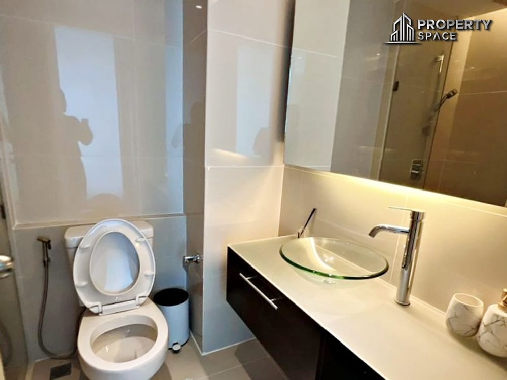 Spacious 2-Bedroom (FQ) at Grand Caribbean Condo Resort Pattaya For Sale Image 12