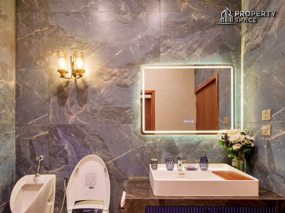 Luxurious Thai Style 3-Bedroom Pool Villa With Spacious Interiors In East Pattaya For Sale Image 20