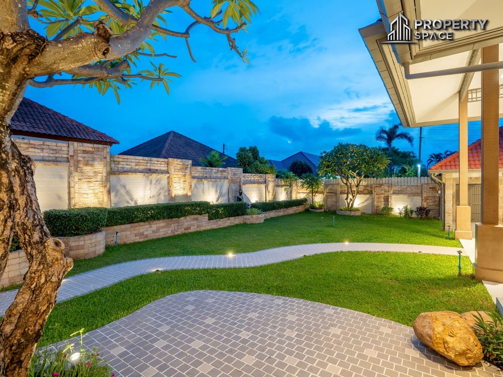 Luxurious Thai Style 3-Bedroom Pool Villa With Spacious Interiors In East Pattaya For Sale Image 25