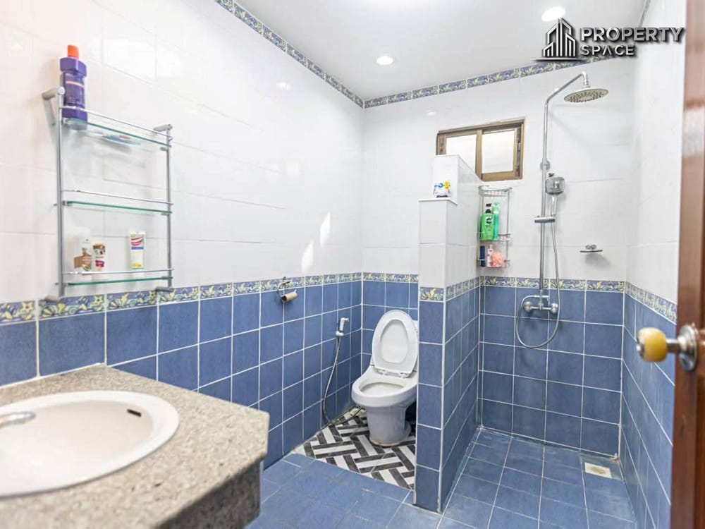 Pet Friendly Modern 4 Bedroom Pool Villa in Mabprachan East Pattaya For Rent Image 11