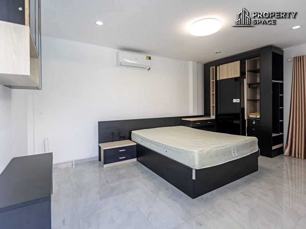 Pet Friendly Modern 4 Bedroom Pool Villa in Mabprachan East Pattaya For Rent Image 12