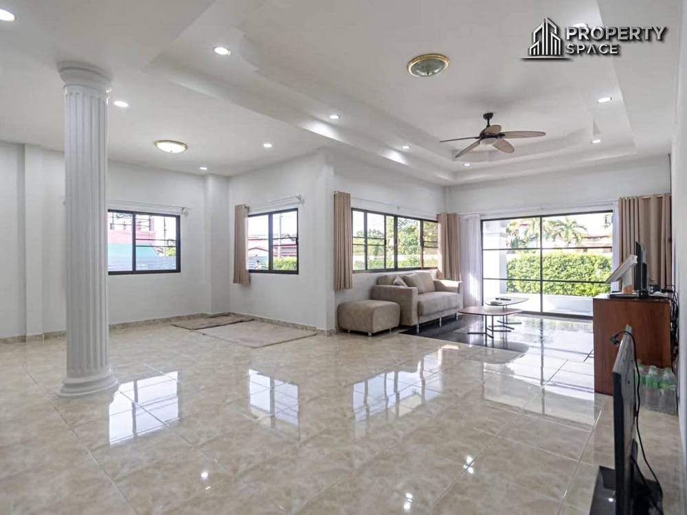 Pet Friendly Modern 4 Bedroom Pool Villa in Mabprachan East Pattaya For Rent Image 6
