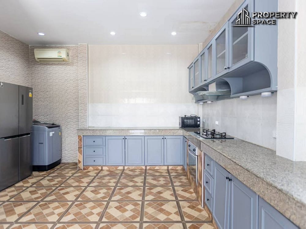 Pet Friendly Modern 4 Bedroom Pool Villa in Mabprachan East Pattaya For Rent Image 7