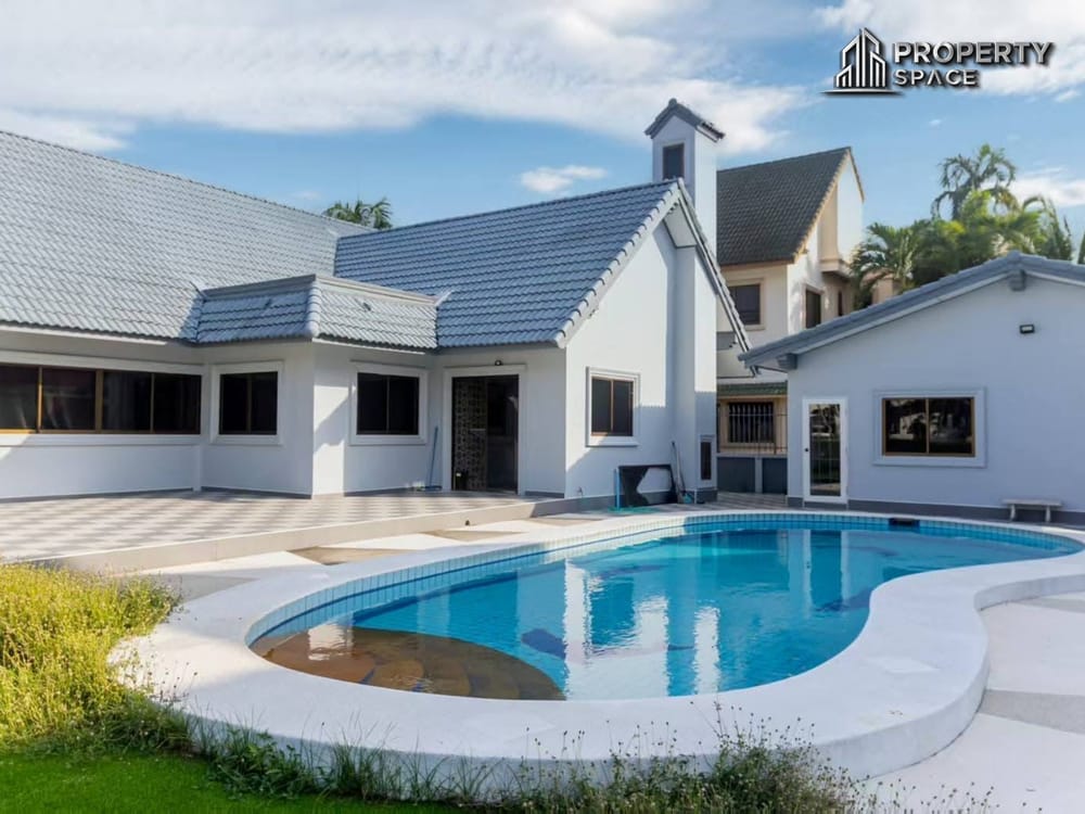 Pet Friendly Modern 4 Bedroom Pool Villa in Mabprachan East Pattaya For Rent Image 1