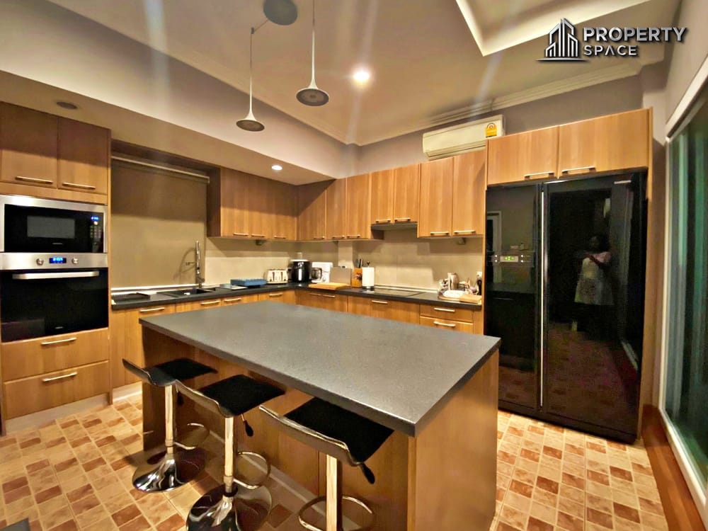 Chaiyapruek 2 Pattaya Spacious Corner 3-Bedroom House with Private Pool At For Sale Image 9