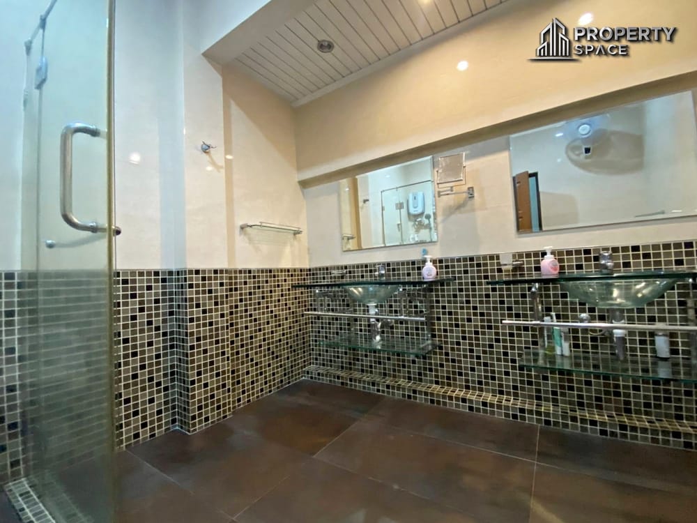 Chaiyapruek 2 Pattaya Spacious Corner 3-Bedroom House with Private Pool At For Sale Image 14