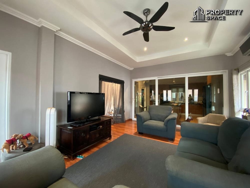 Chaiyapruek 2 Pattaya Spacious Corner 3-Bedroom House with Private Pool At For Sale Image 8