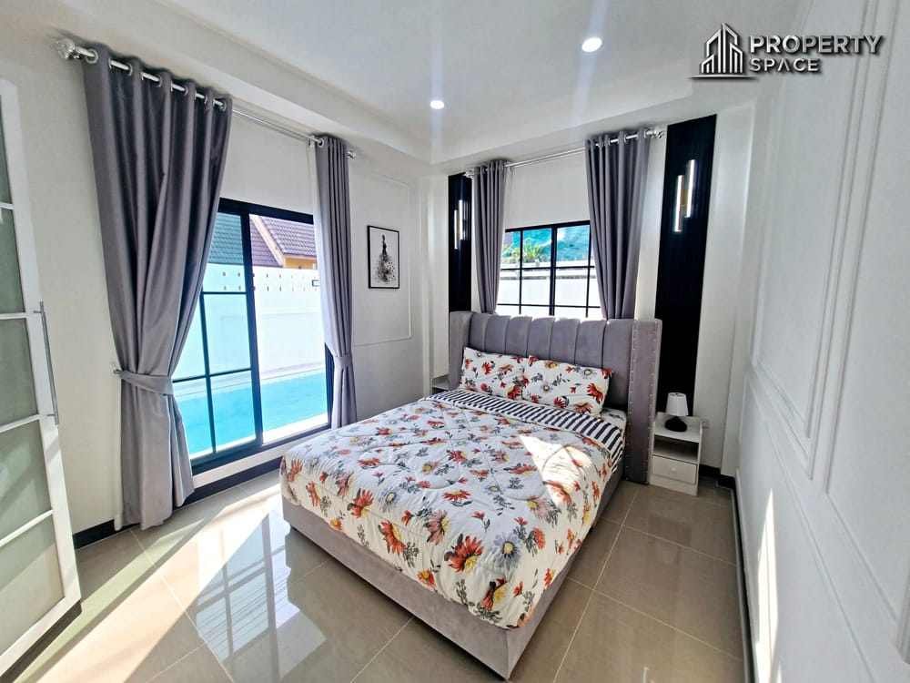 East Pattaya Modern 3-Bedroom Pool Villa For Rent Image 16