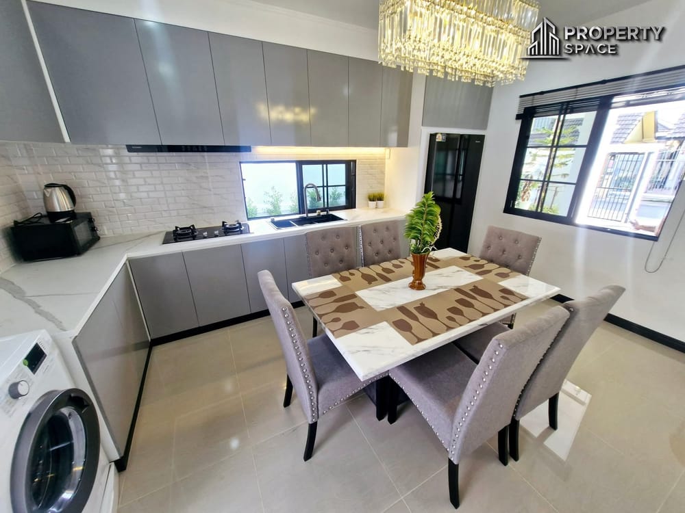 East Pattaya Modern 3-Bedroom Pool Villa For Rent Image 8