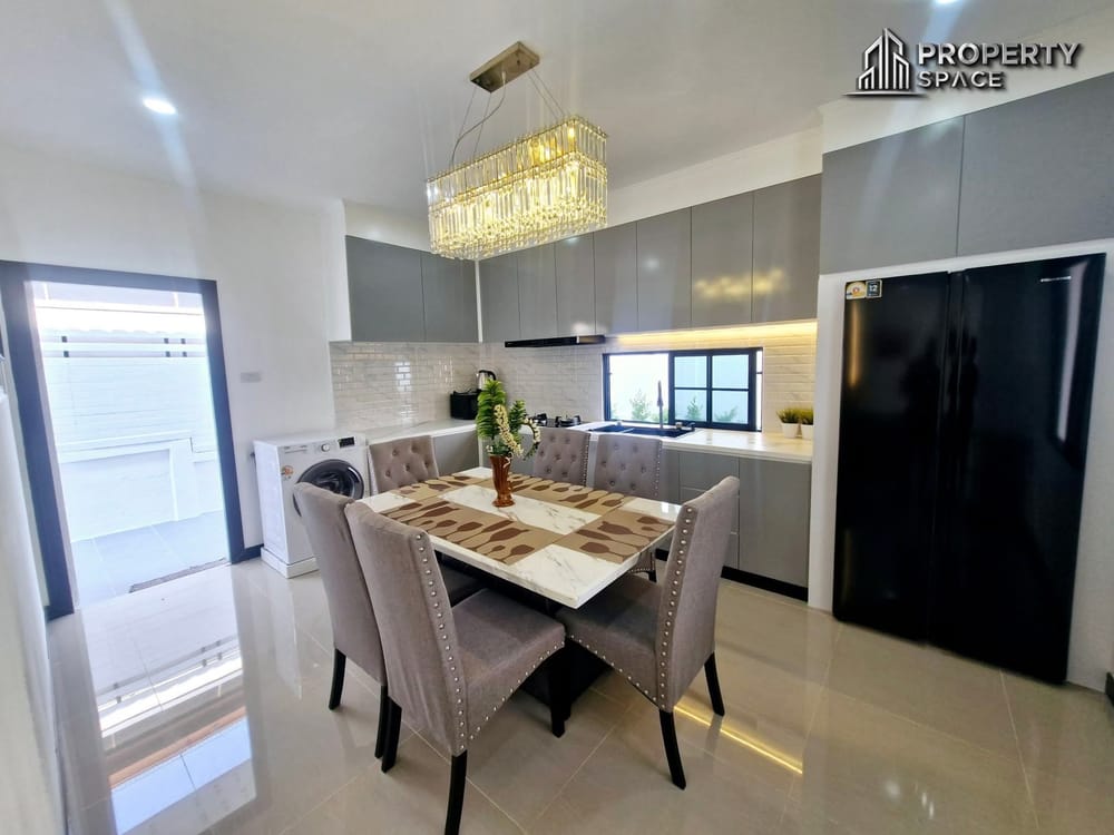 East Pattaya Modern 3-Bedroom Pool Villa For Rent Image 10
