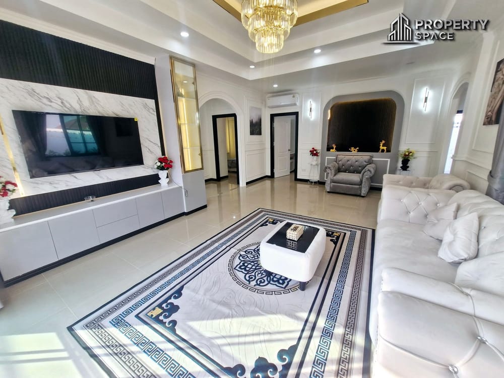 East Pattaya Modern 3-Bedroom Pool Villa For Rent Image 3