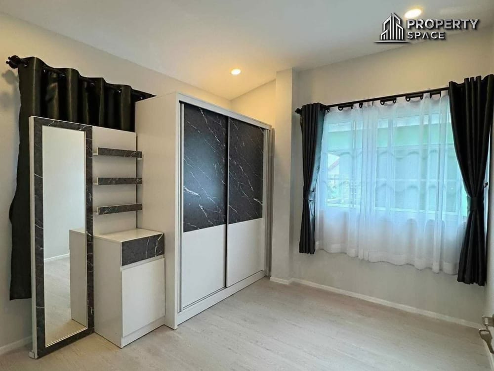 North Pattaya Modern 4-Bedroom Detached House For Sale - Owner Financing Available Image 10