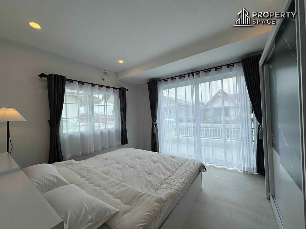 North Pattaya Modern 4-Bedroom Detached House For Sale - Owner Financing Available Image 9