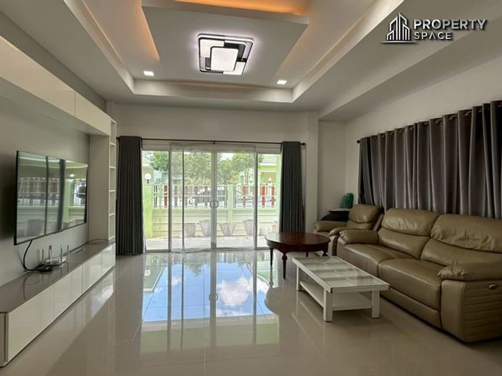 Pattaya Modern 2-Storey Pool Villa Near International School For Rent Image 5