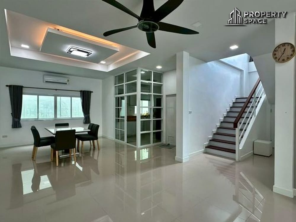 Pattaya Modern 2-Storey Pool Villa Near International School For Rent Image 6