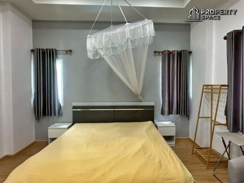 Pattaya Modern 2-Storey Pool Villa Near International School For Rent Image 10