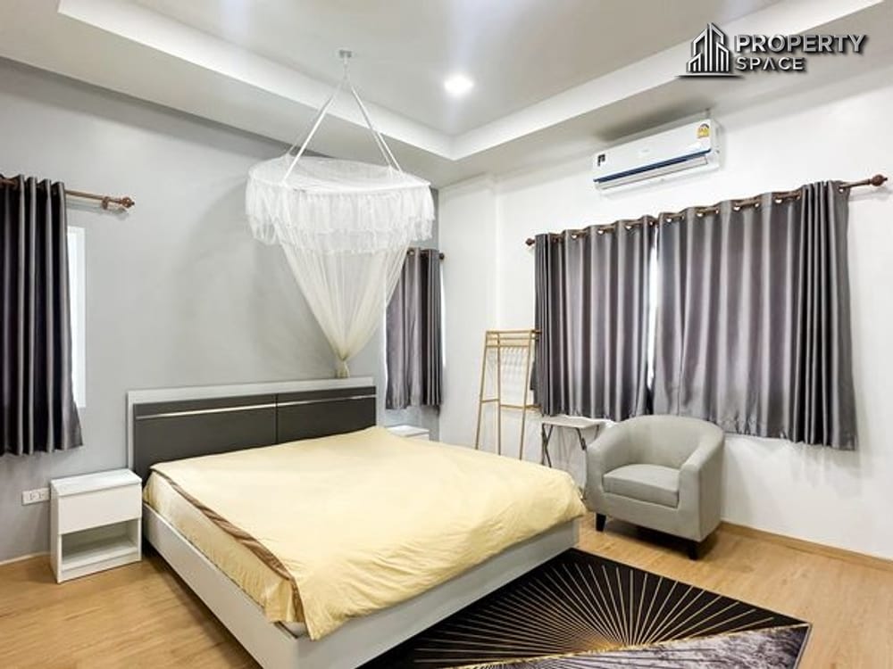 Pattaya Modern 2-Storey Pool Villa Near International School For Rent Image 9
