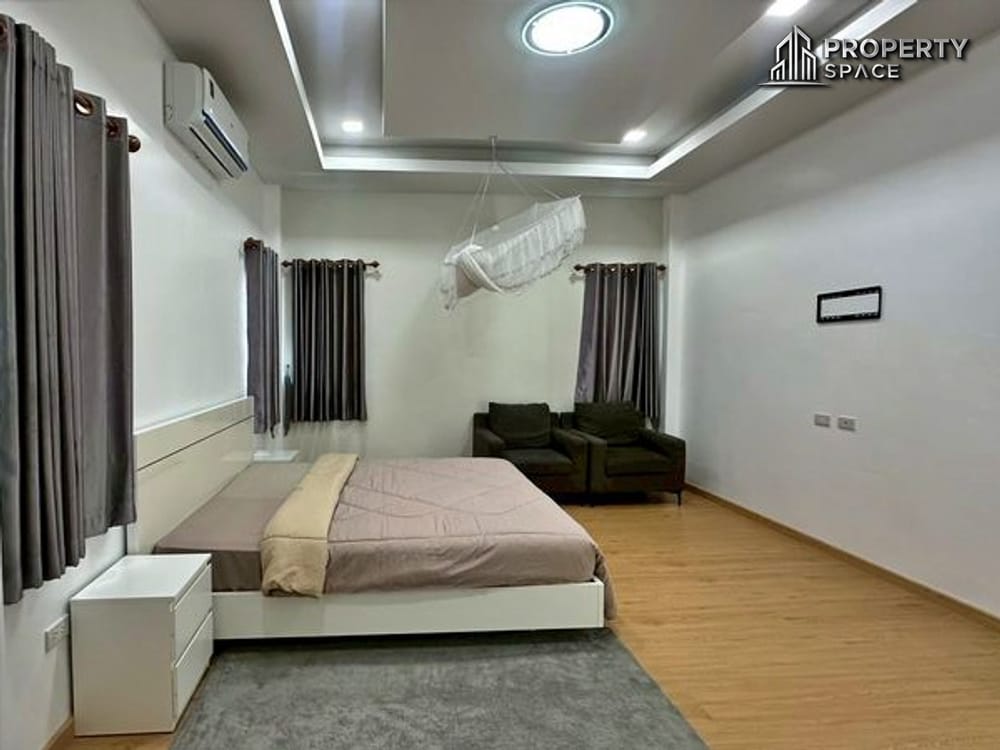 Pattaya Modern 2-Storey Pool Villa Near International School For Rent Image 15