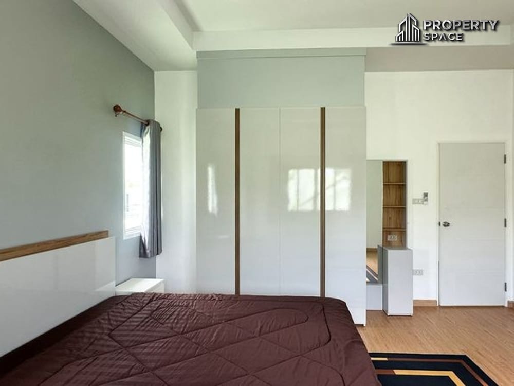 Pattaya Modern 2-Storey Pool Villa Near International School For Rent Image 17