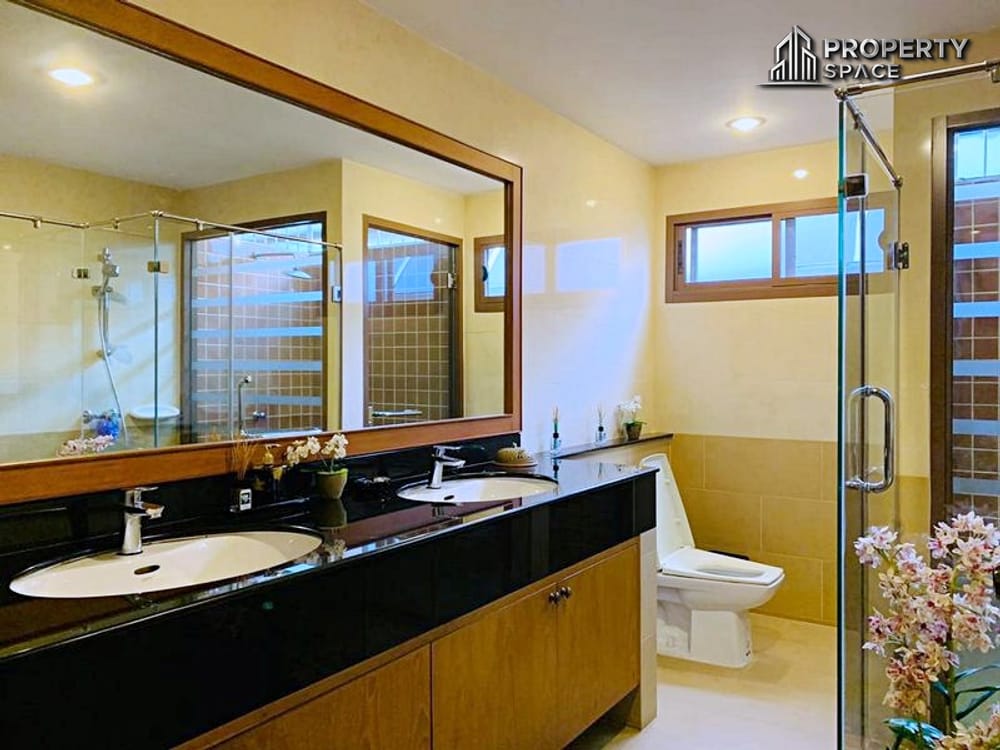 Warm & Cozy 3-Bedroom Pool Villa in Huai Yai Pattaya For Rent Image 11
