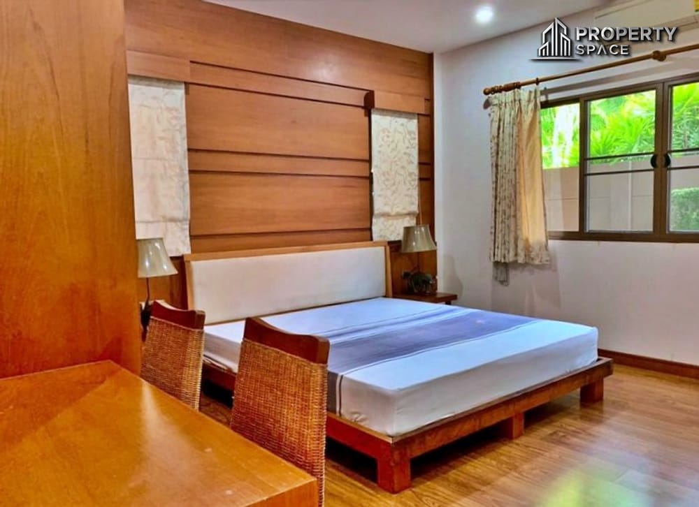 Warm & Cozy 3-Bedroom Pool Villa in Huai Yai Pattaya For Rent Image 9