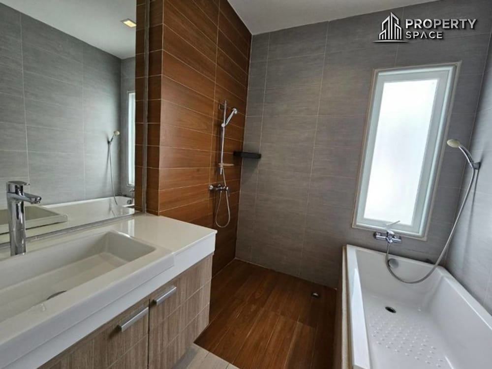 3 Bedroom Villa In Quality Compound Near Regent International School Pattaya For Rent  Image 11