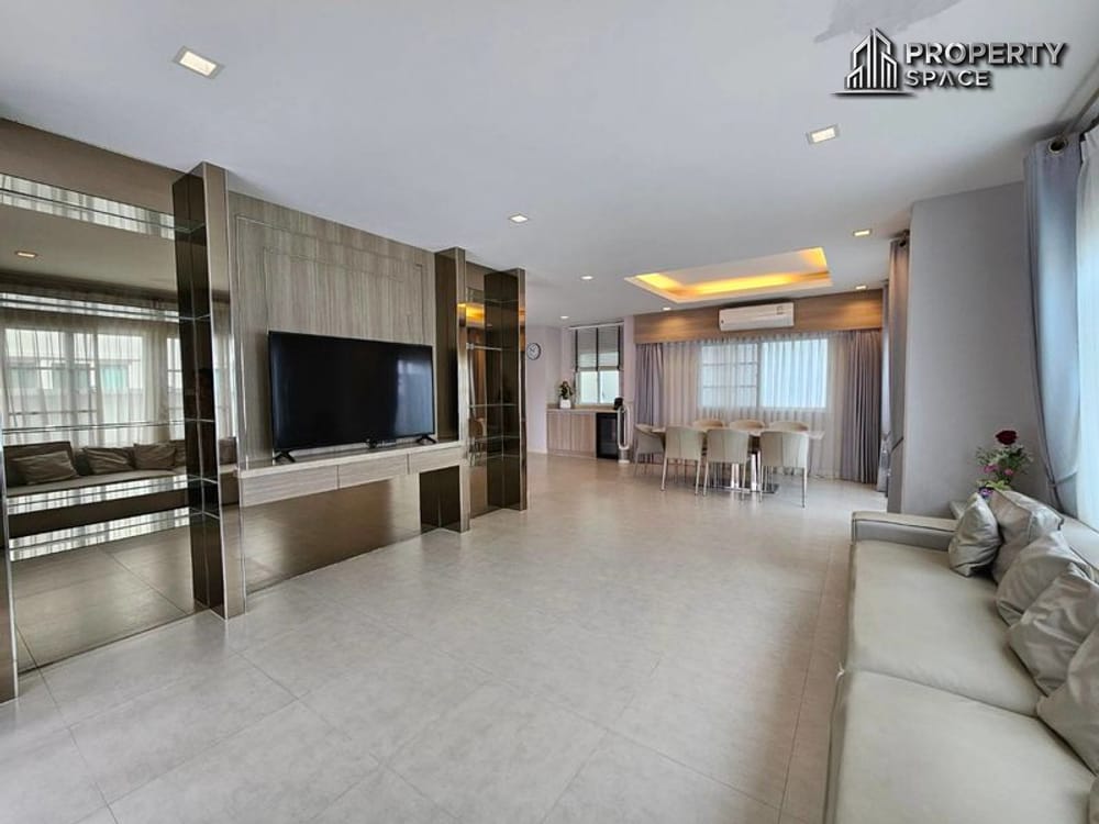 3 Bedroom Villa In Quality Compound Near Regent International School Pattaya For Rent  Image 3