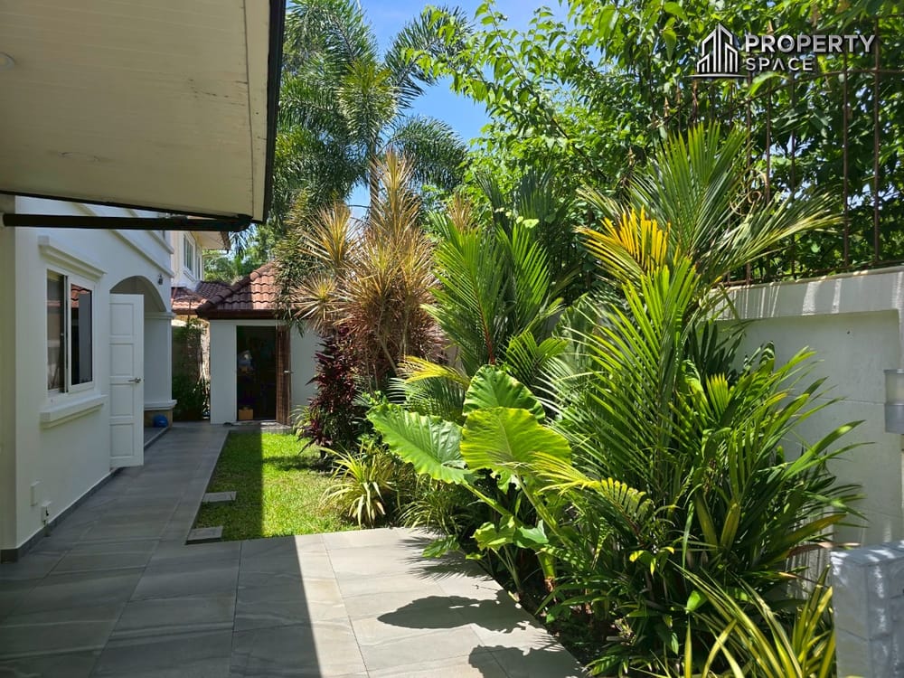 Spacious 5 Bedroom Pool Villa In Mabprachan Lake Pattaya For Rent Image 32