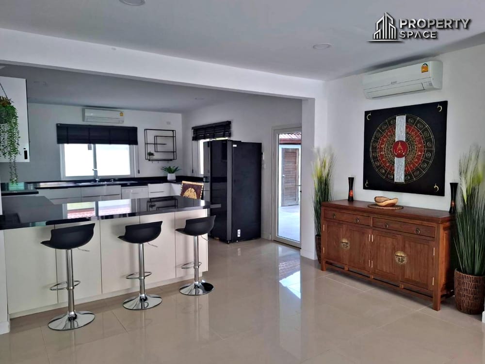 Spacious 5 Bedroom Pool Villa In Mabprachan Lake Pattaya For Rent Image 16