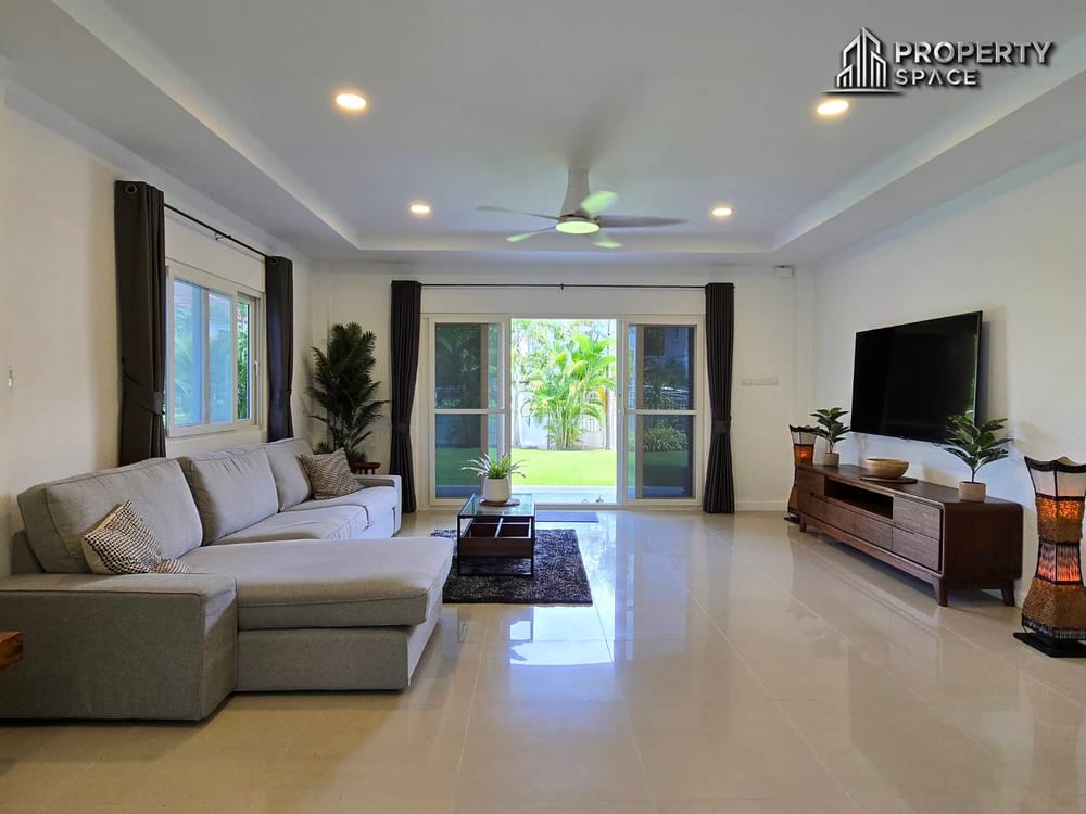 Spacious 5 Bedroom Pool Villa In Mabprachan Lake Pattaya For Rent Image 12