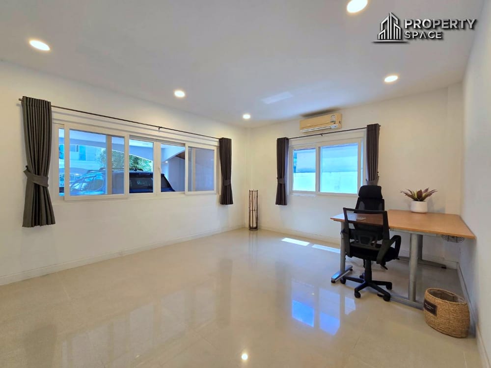 Spacious 5 Bedroom Pool Villa In Mabprachan Lake Pattaya For Rent Image 22