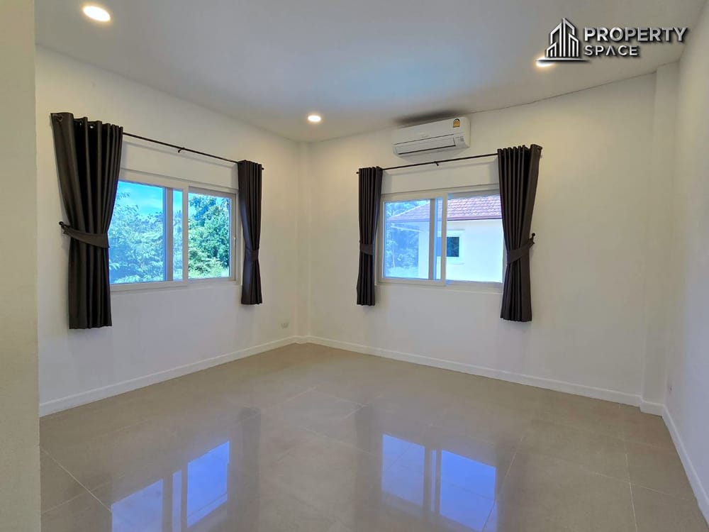 Spacious 5 Bedroom Pool Villa In Mabprachan Lake Pattaya For Rent Image 40
