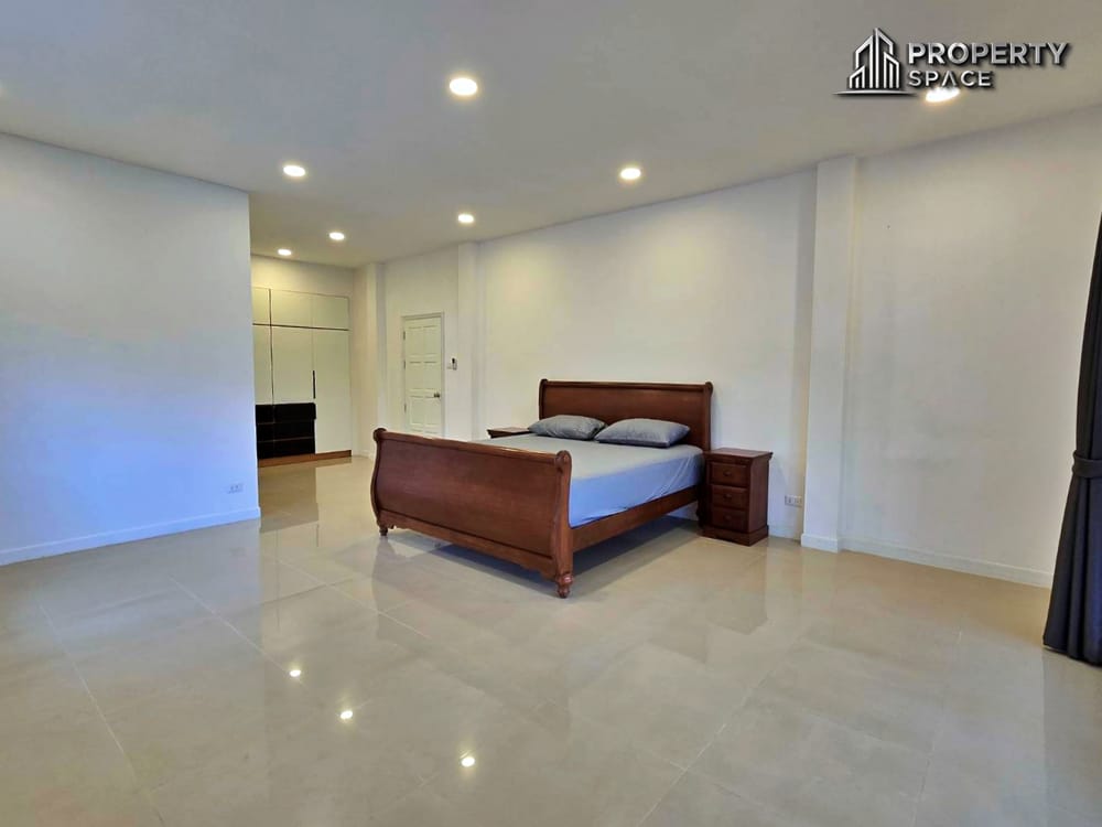 Spacious 5 Bedroom Pool Villa In Mabprachan Lake Pattaya For Rent Image 26