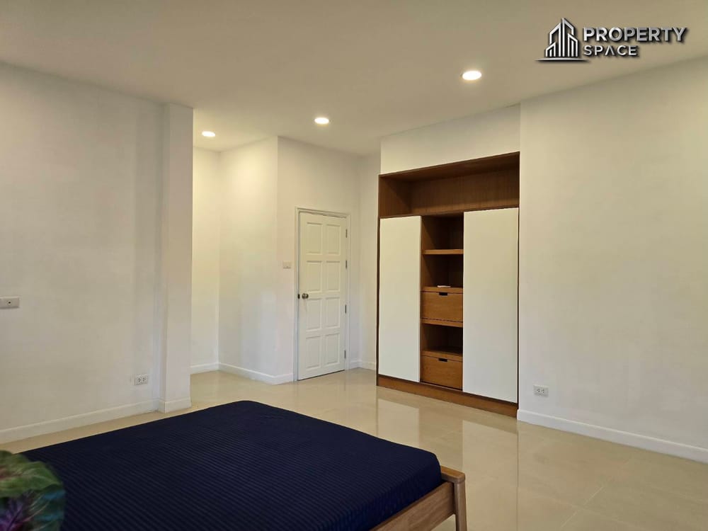 Spacious 5 Bedroom Pool Villa In Mabprachan Lake Pattaya For Rent Image 38