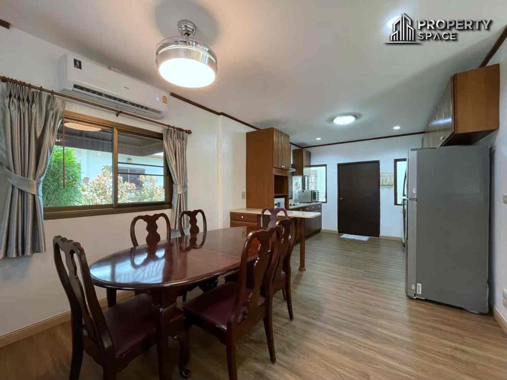 Luxury 3 Bedroom House Private Beach Access Near Sukhumvit Road Na Jomtien For Sale Image 13