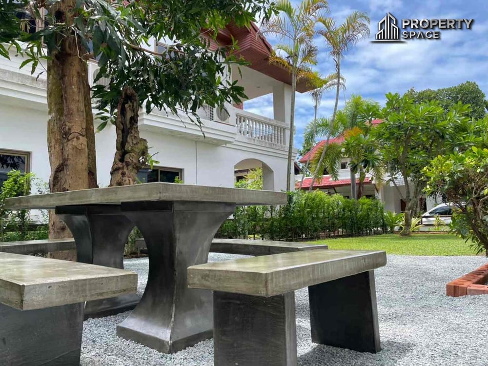 Luxury 3 Bedroom House Private Beach Access Near Sukhumvit Road Na Jomtien For Sale Image 31