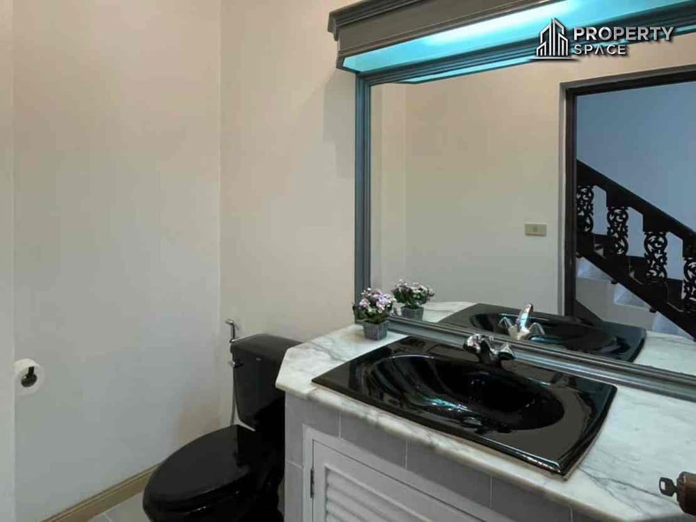Luxury 3 Bedroom House Private Beach Access Near Sukhumvit Road Na Jomtien For Sale Image 28