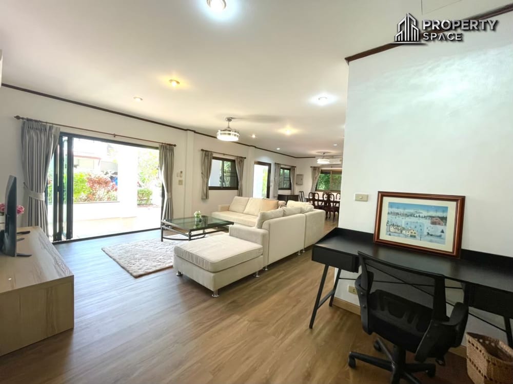 Luxury 3 Bedroom House Private Beach Access Near Sukhumvit Road Na Jomtien For Sale Image 6