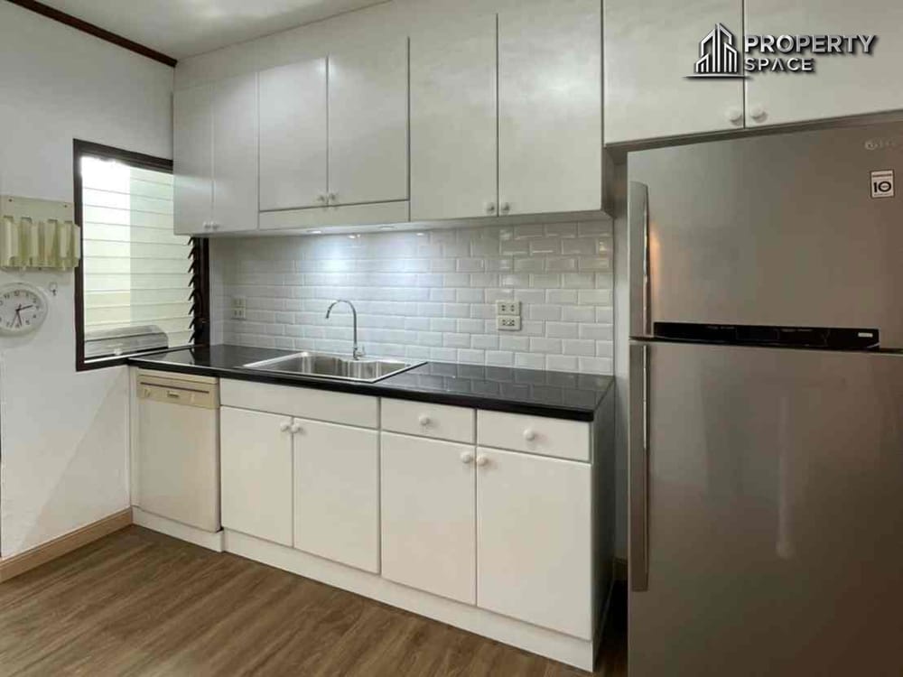 Luxury 3 Bedroom House Private Beach Access Near Sukhumvit Road Na Jomtien For Sale Image 16