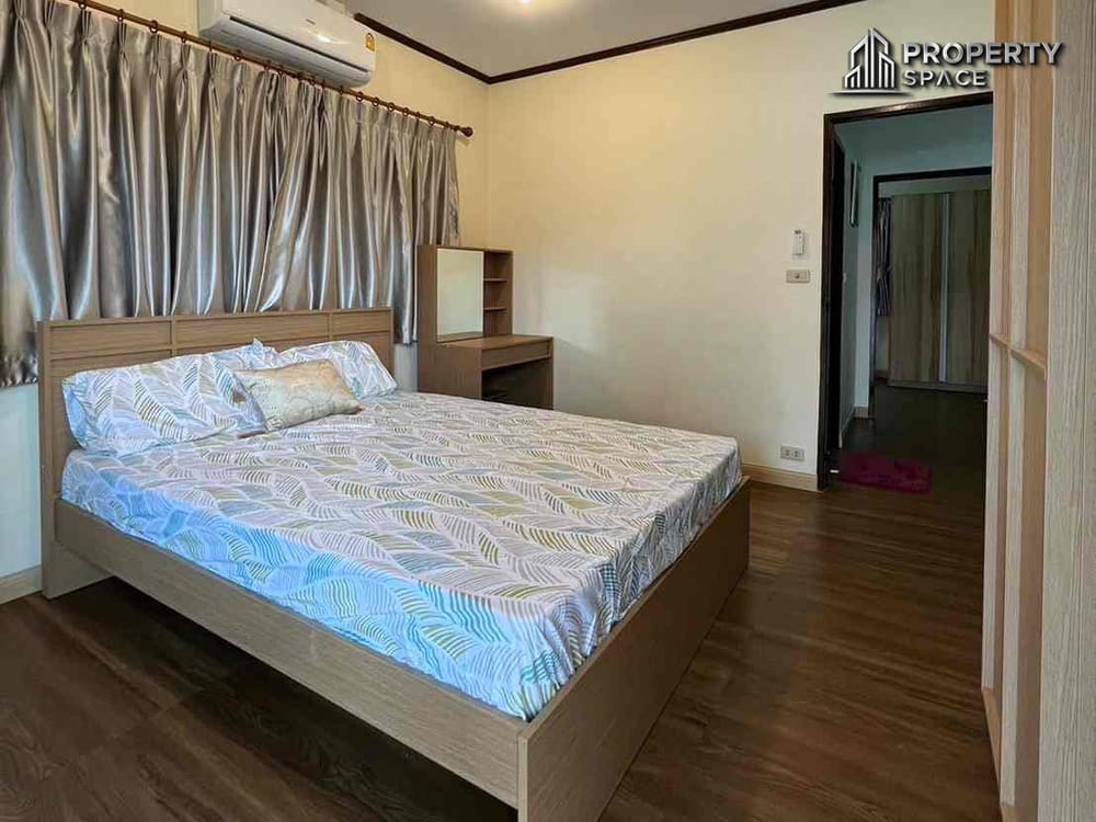 Luxury 3 Bedroom House Private Beach Access Near Sukhumvit Road Na Jomtien For Sale Image 25