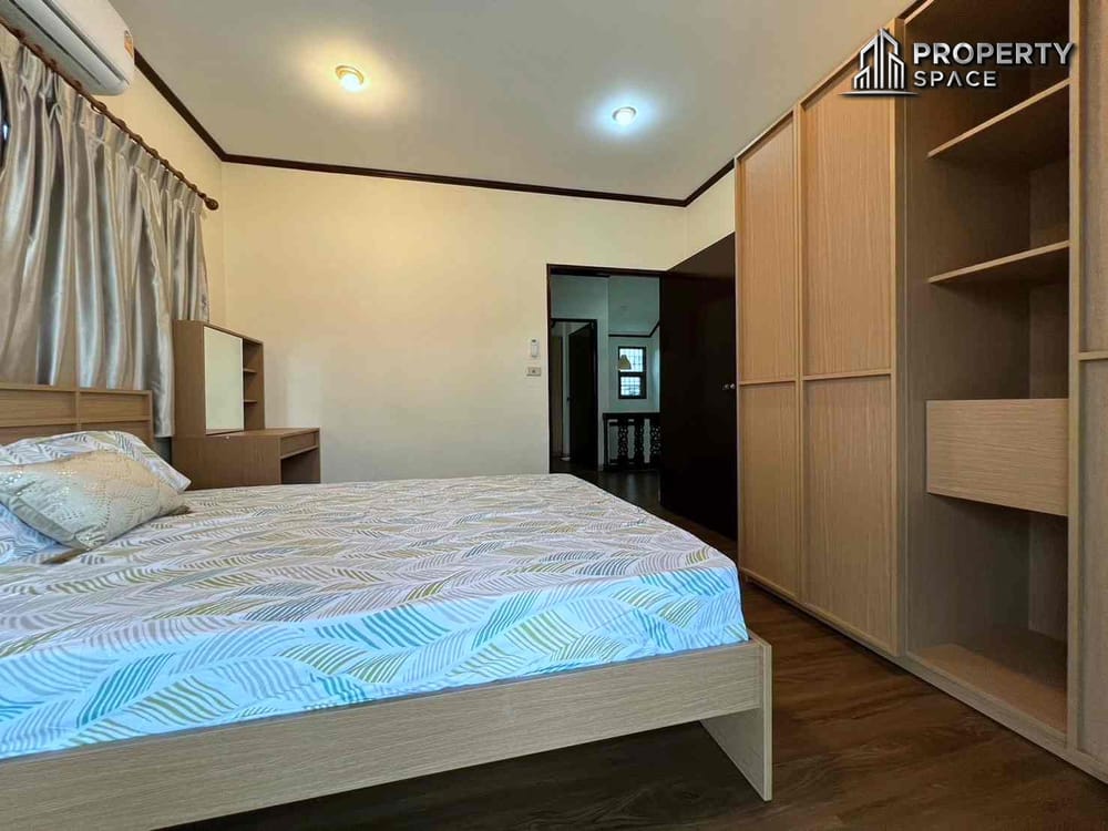 Luxury 3 Bedroom House Private Beach Access Near Sukhumvit Road Na Jomtien For Sale Image 26