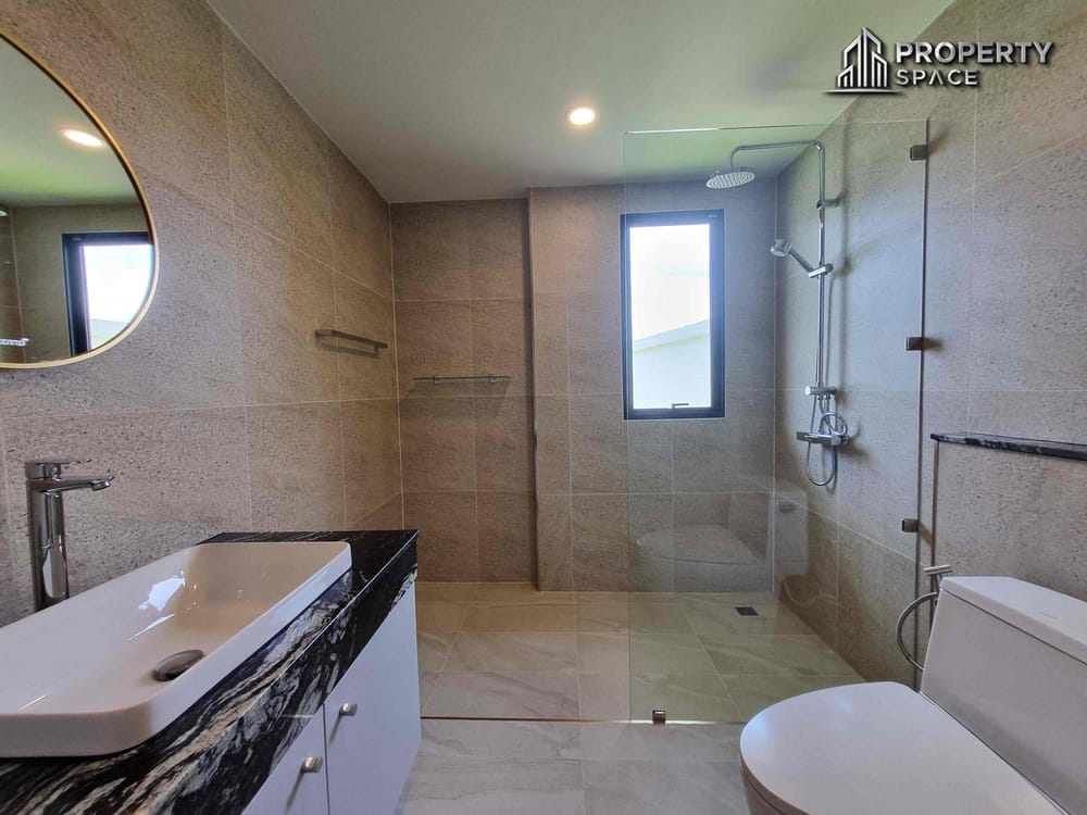 Premium Quality Luxury 4 Bedroom Pool Villa In Huay Yai For Sale Image 30