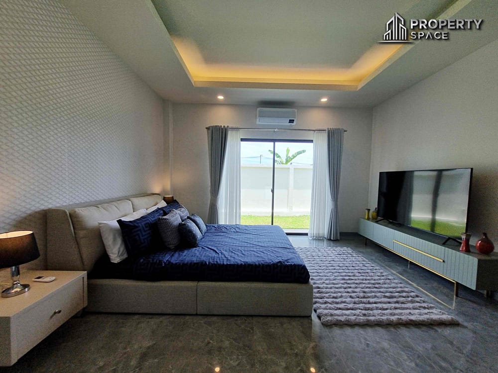 Premium Quality Luxury 4 Bedroom Pool Villa In Huay Yai For Sale Image 32