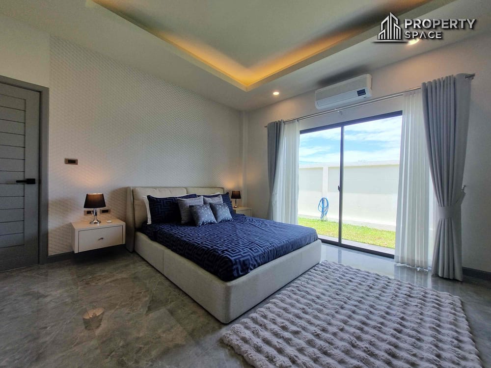 Premium Quality Luxury 4 Bedroom Pool Villa In Huay Yai For Sale Image 33