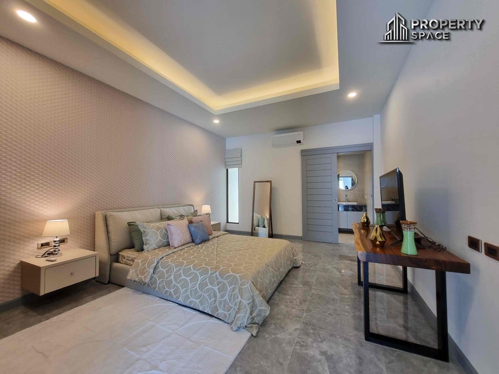 Premium Quality Luxury 4 Bedroom Pool Villa In Huay Yai For Sale Image 35
